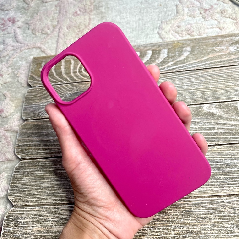 IPHONE 13 SOLID SILICONE CASE